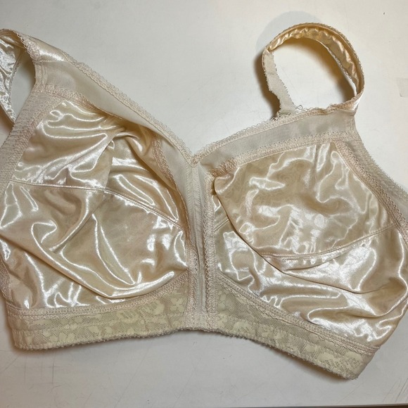 Bundle of 2 38G Plus Bras Floral Satin Full Coverage Comfort Black Beige Playtex - Picture 10 of 11